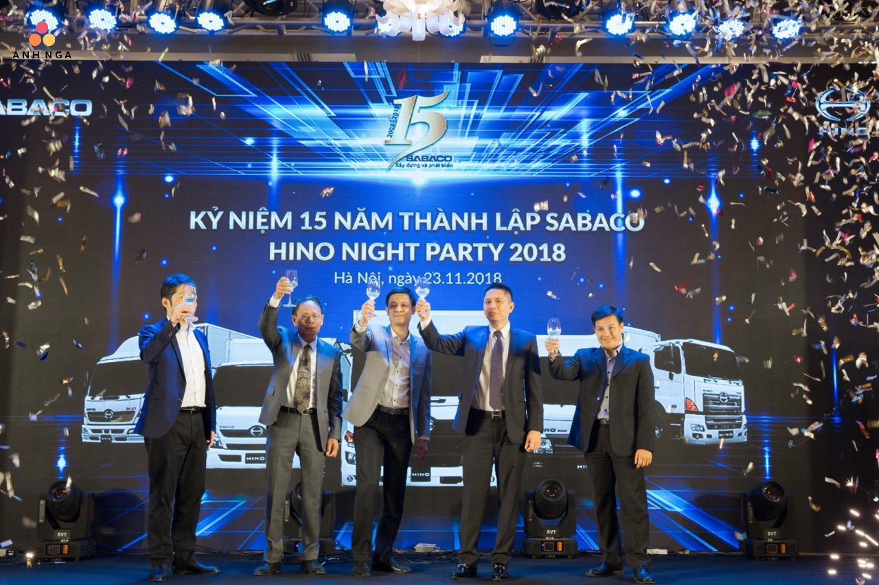 Tổ chức gala dinner kỷ niệm thành lập công ty