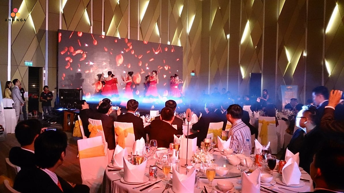 tổ chức gala dinner