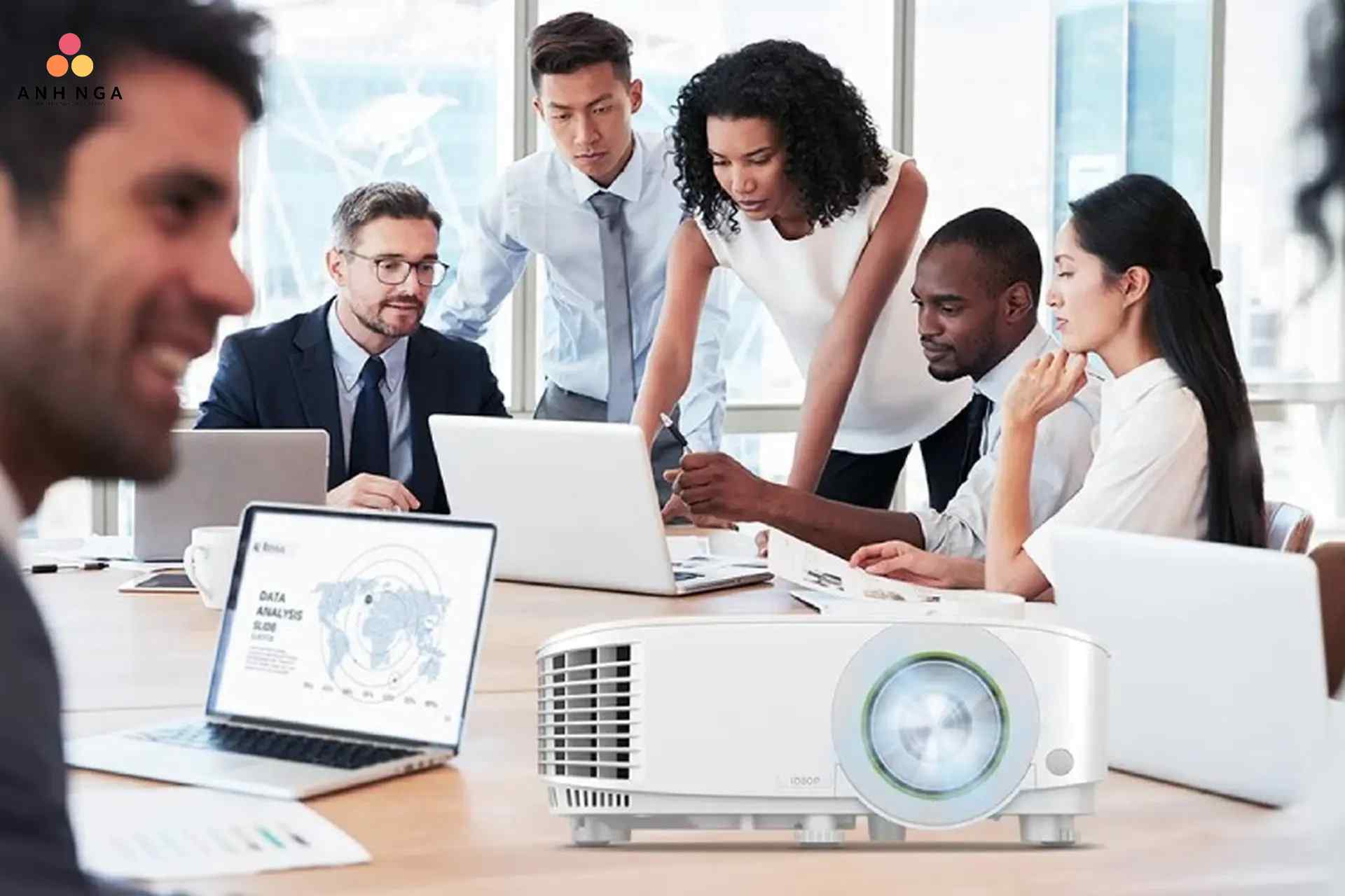 Máy chiếu lắp ráp