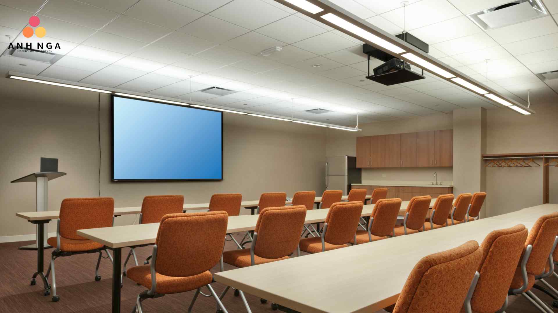 Thuê máy chiếu giá tốt, chất lượng tại Anh Nga Event