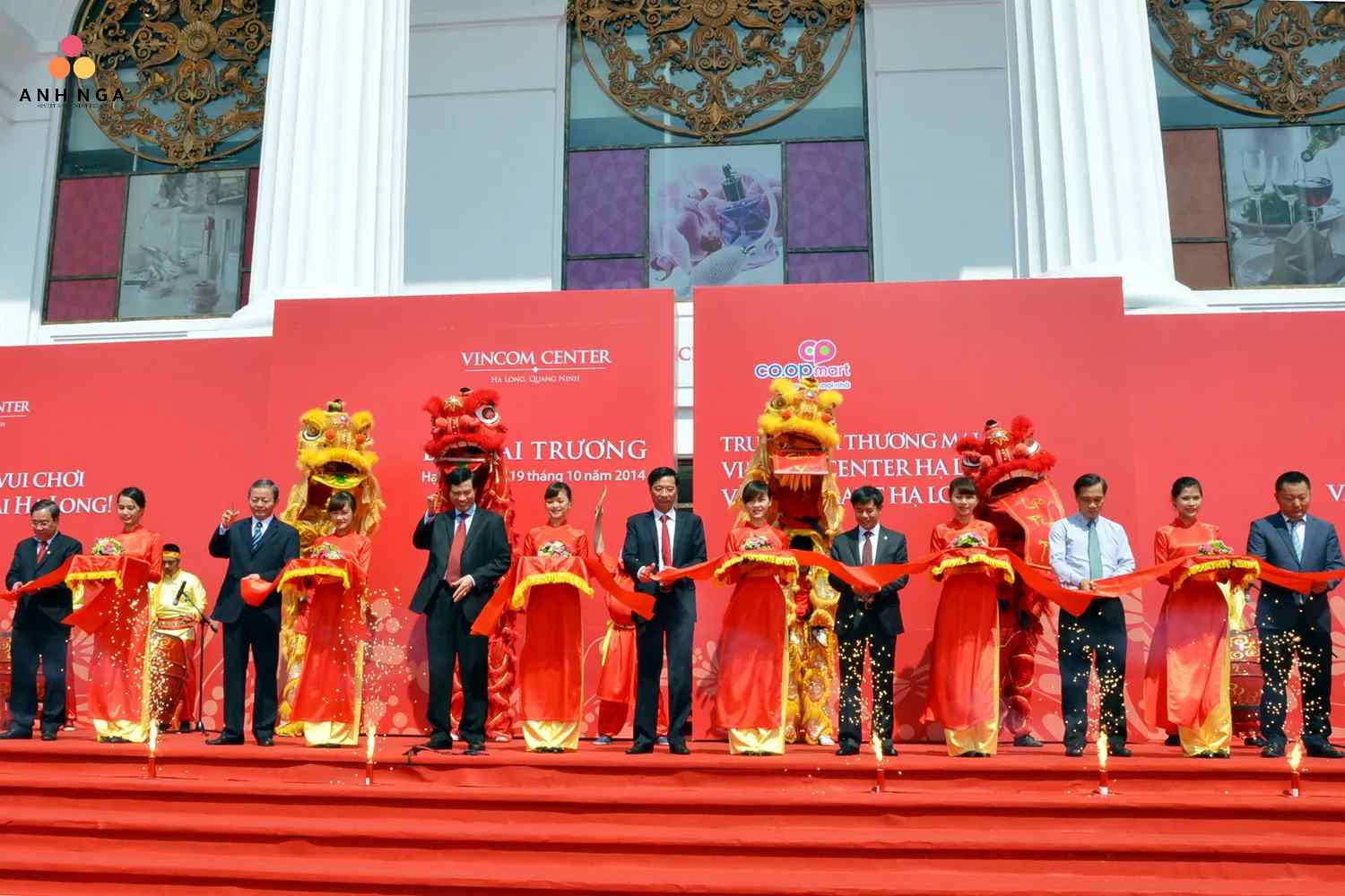 Nghi thức cắt băng khánh thành