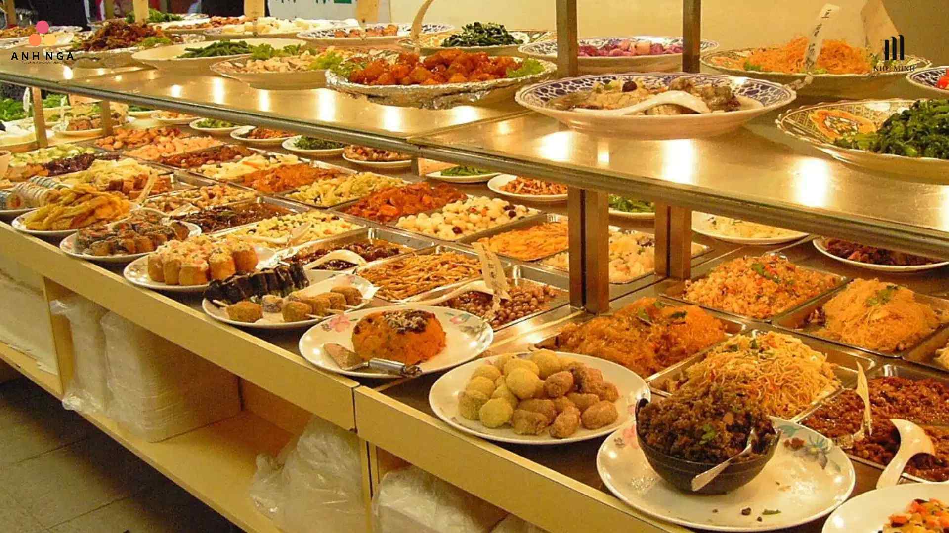 Set menu 3 món gồm khai vị, món chính và món tráng miệng