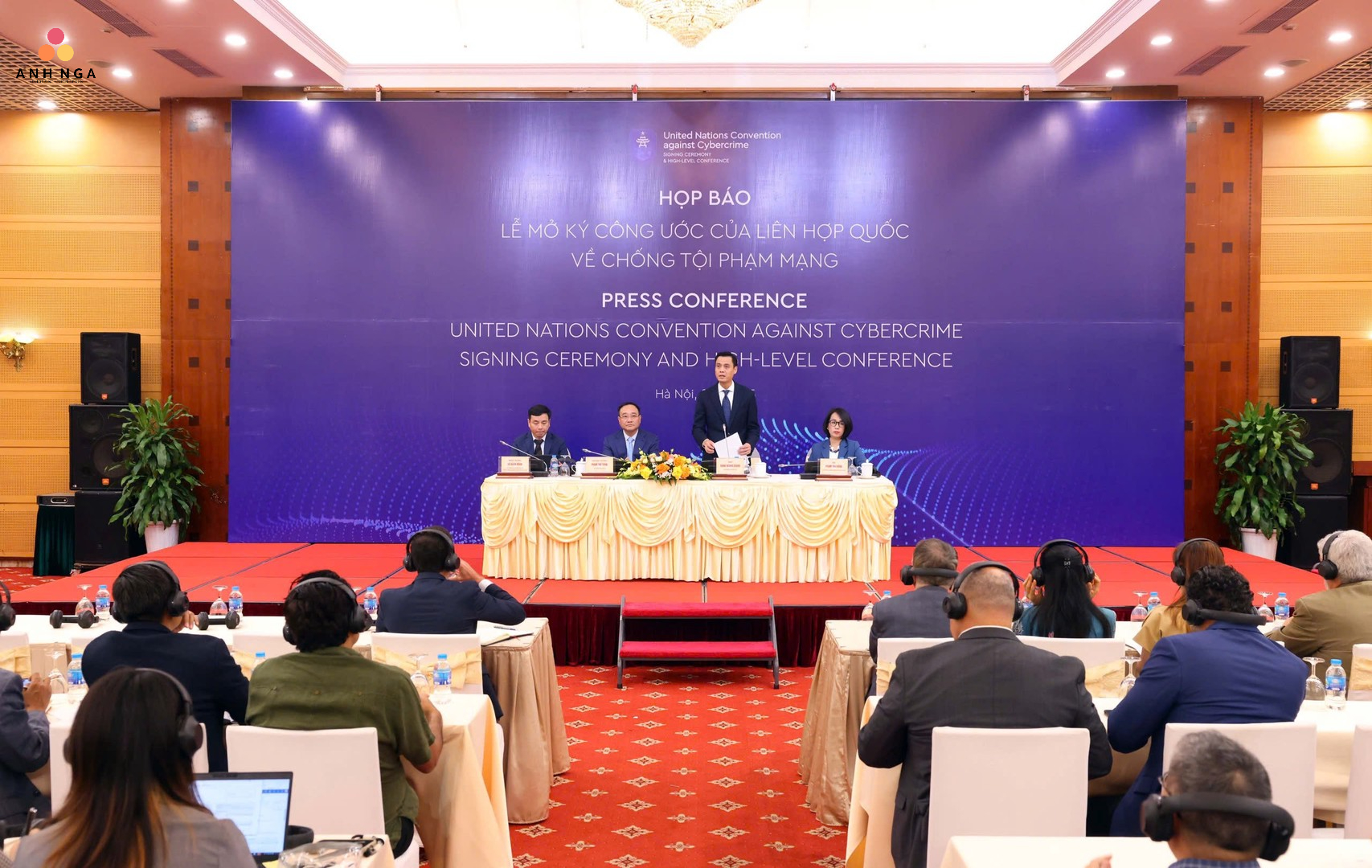 Tổ chức họp báo trọn gói