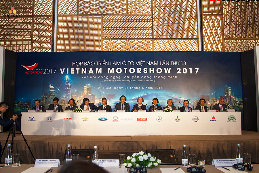 Tổ chức họp báo trọn gói