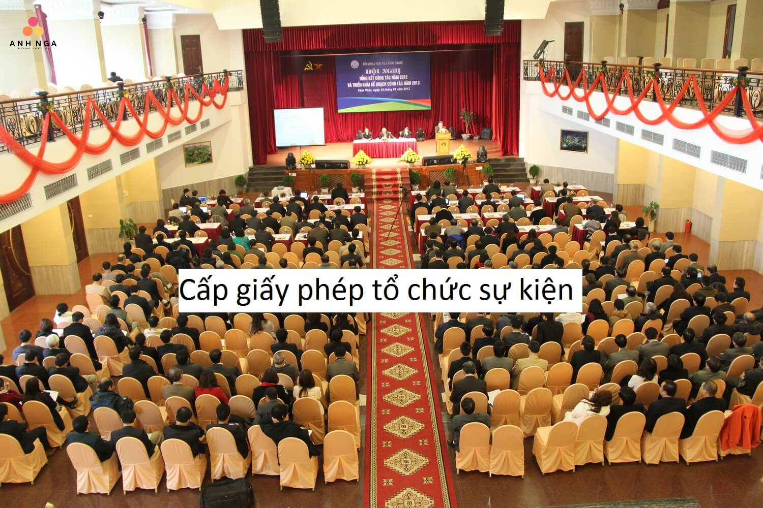 Tổ chức họp báo trọn gói