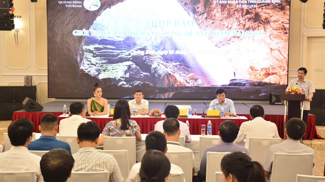 Tổ chức họp báo trọn gói