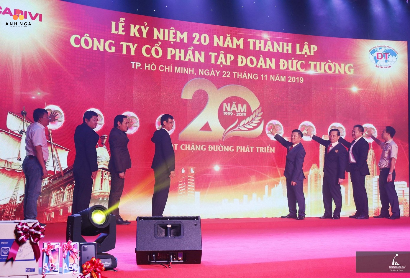 tổ chức lễ kỷ niệm thành lập công ty