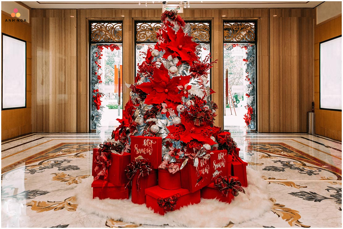 Cây thông noel tone đỏ